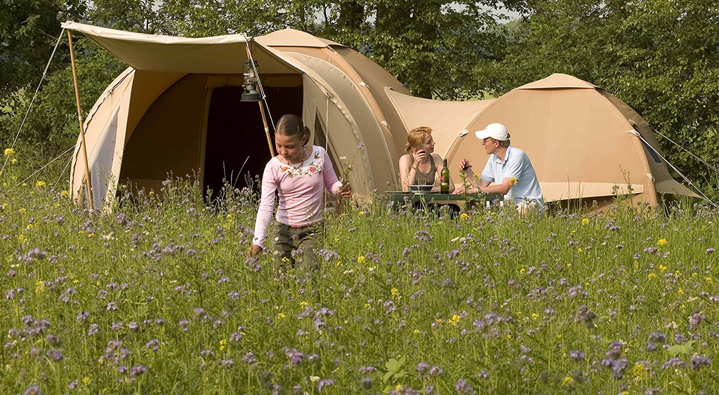 De Karsten 300 met koppeltent