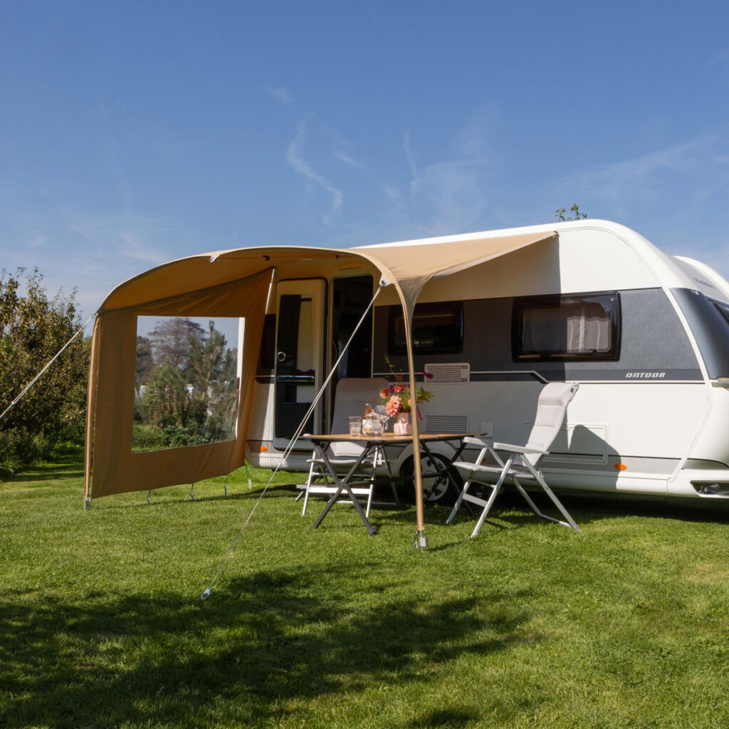 socials_karsten touring luifel met zijwand